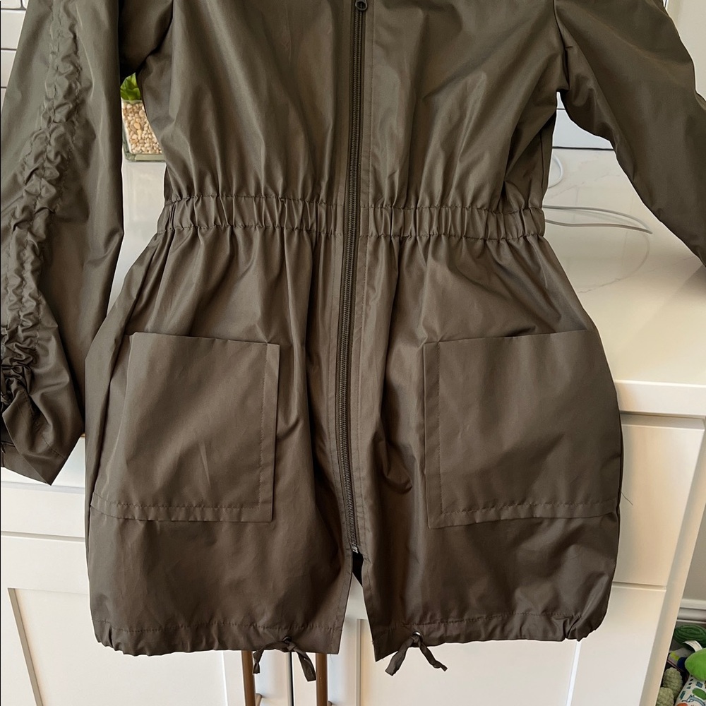 Lightweight spring jacket. - Picture 3 of 5